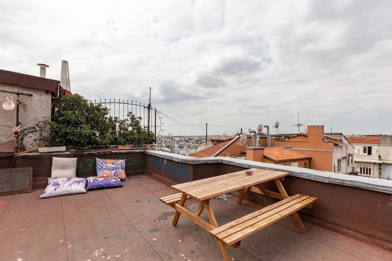 Renovated Apartment At The Heart Of Istanbul With Huge Terrace Exterior foto